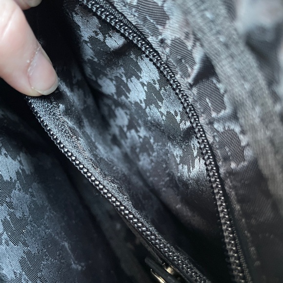 EUC Karl Lagerfeld Crossbody with Bow - Picture 7 of 16